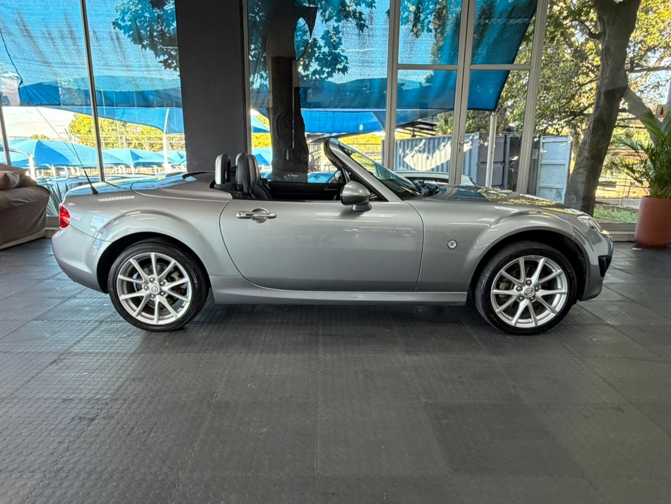 Mazda MX-5 2.0 Roadster-Coupe 2011
