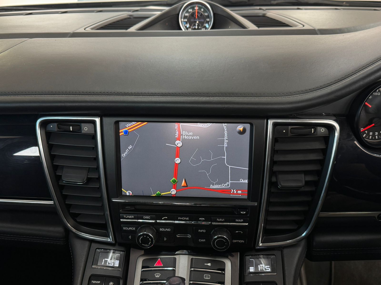 Porsche Panamera 4S 2010