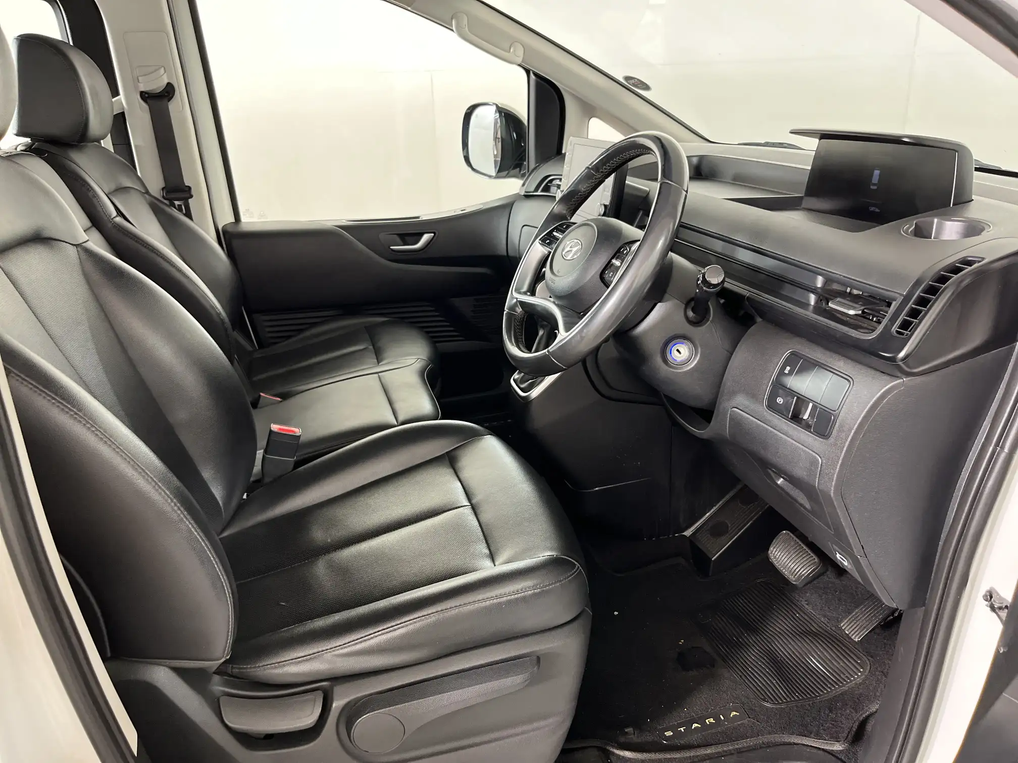 Hyundai 2022 Hyundai Staria 2.2d Executive Auto 2022 Hyundai Staria 2.2d Executive Auto 2022