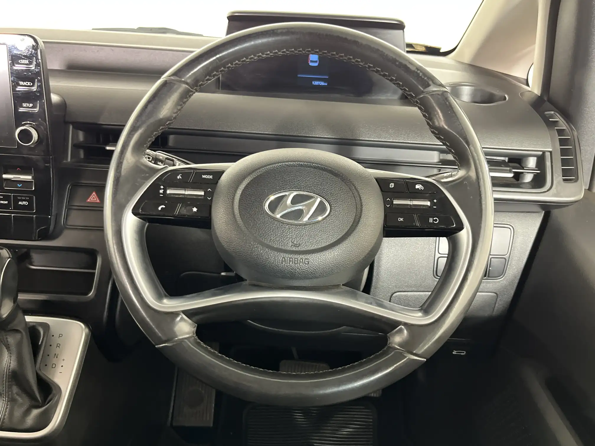 Hyundai 2022 Hyundai Staria 2.2d Executive Auto 2022 Hyundai Staria 2.2d Executive Auto 2022