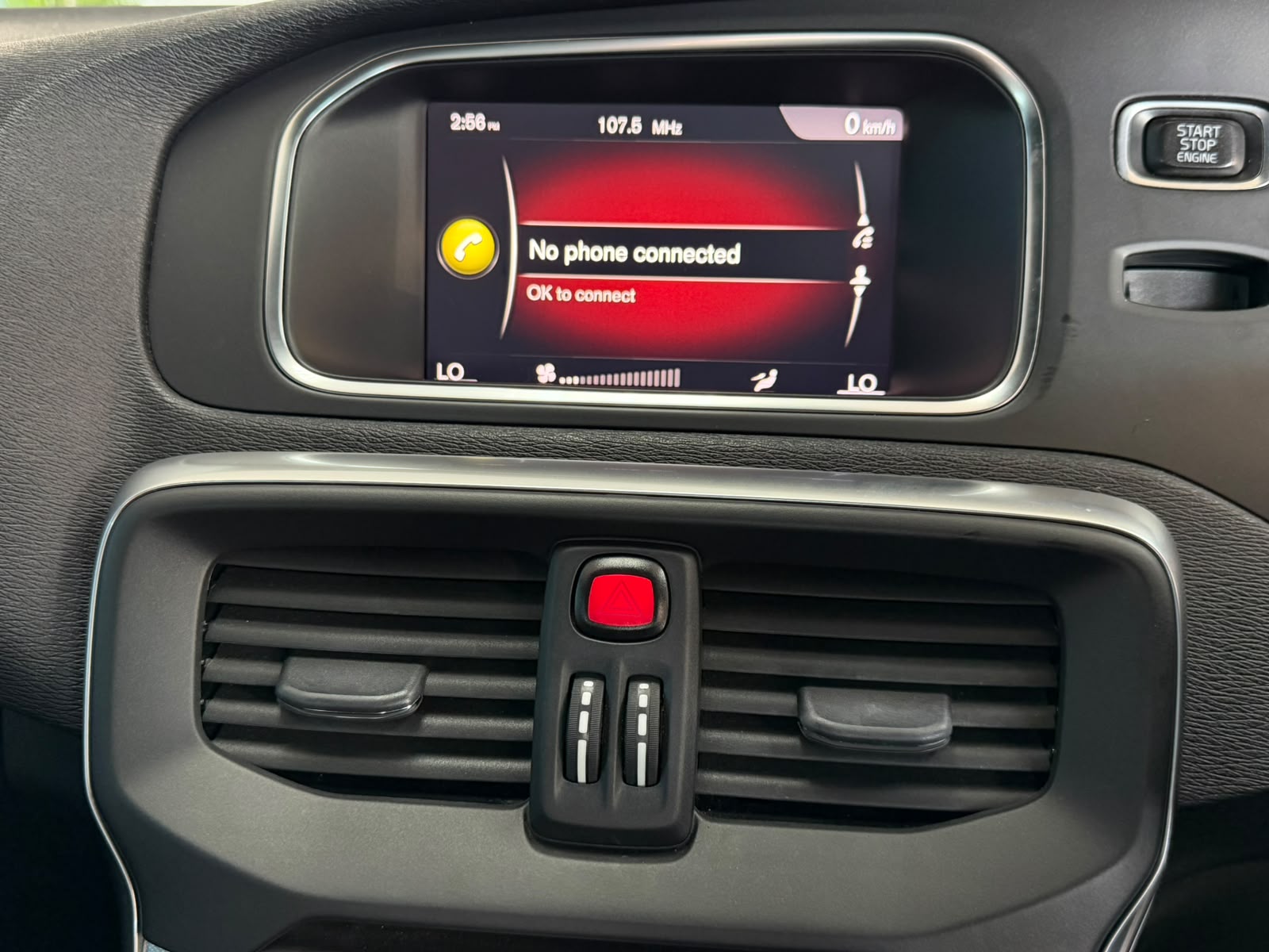 Volvo V40 CC D3 Momentum Auto 2017