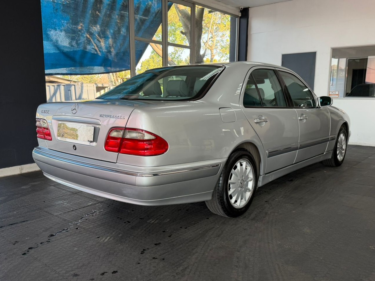 Mercedes-Benz E-Class E200 K Elegance Auto Listing Quality 49% Flyer Preview 2001