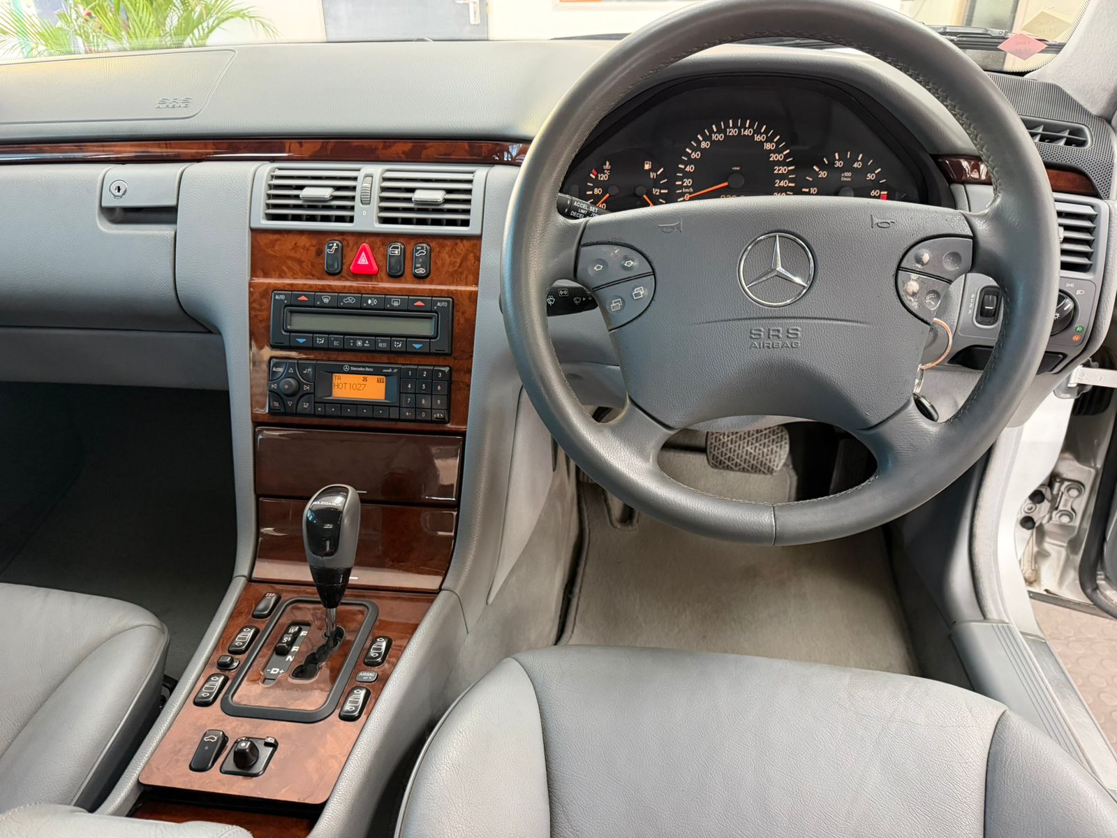 Mercedes-Benz E-Class E200 K Elegance Auto Listing Quality 49% Flyer Preview 2001