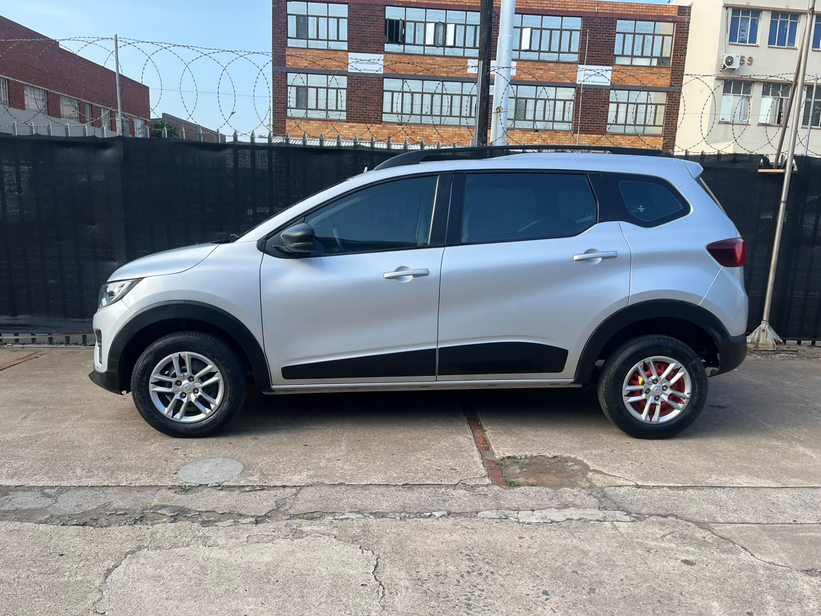 Renault TRIBER DYNAMIC 1.0 2024