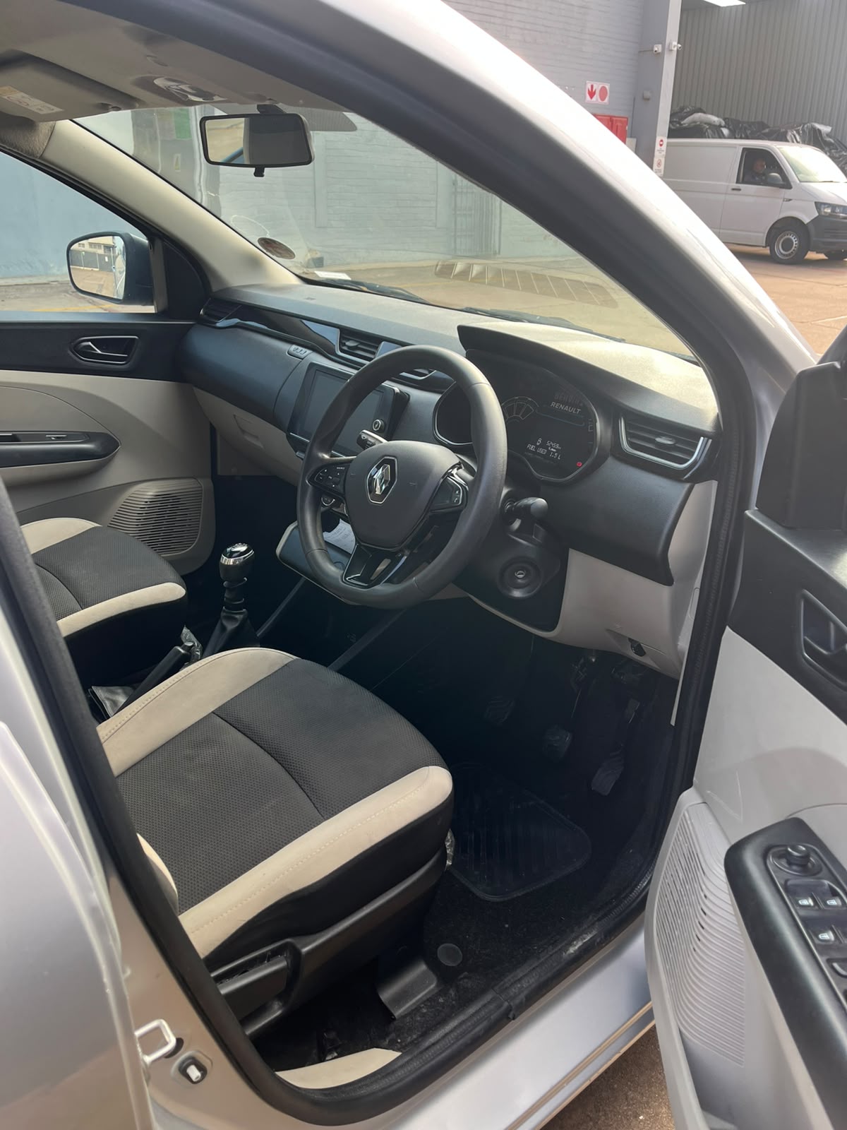Renault TRIBER DYNAMIC 1.0 2024