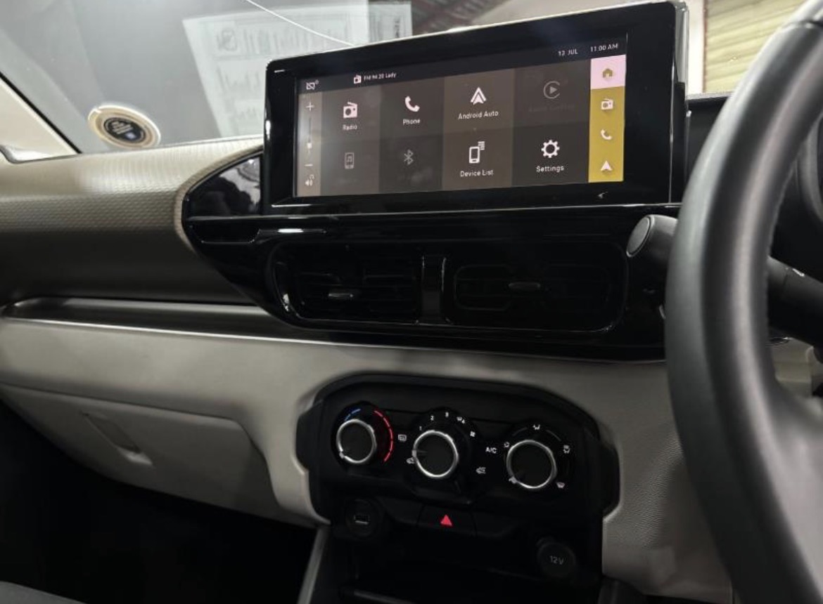 Citroen C3 1.2T Max 7 seater 2025