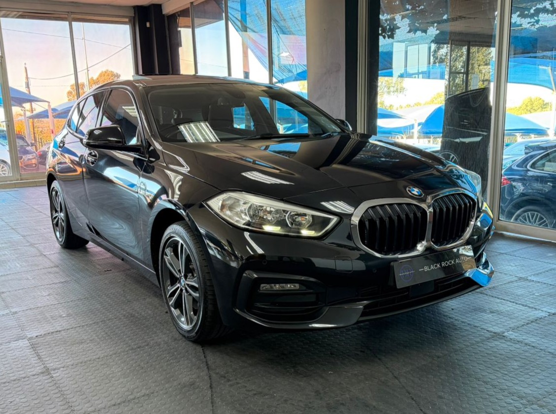 BMW 1 Series 118i Sport Line 2021